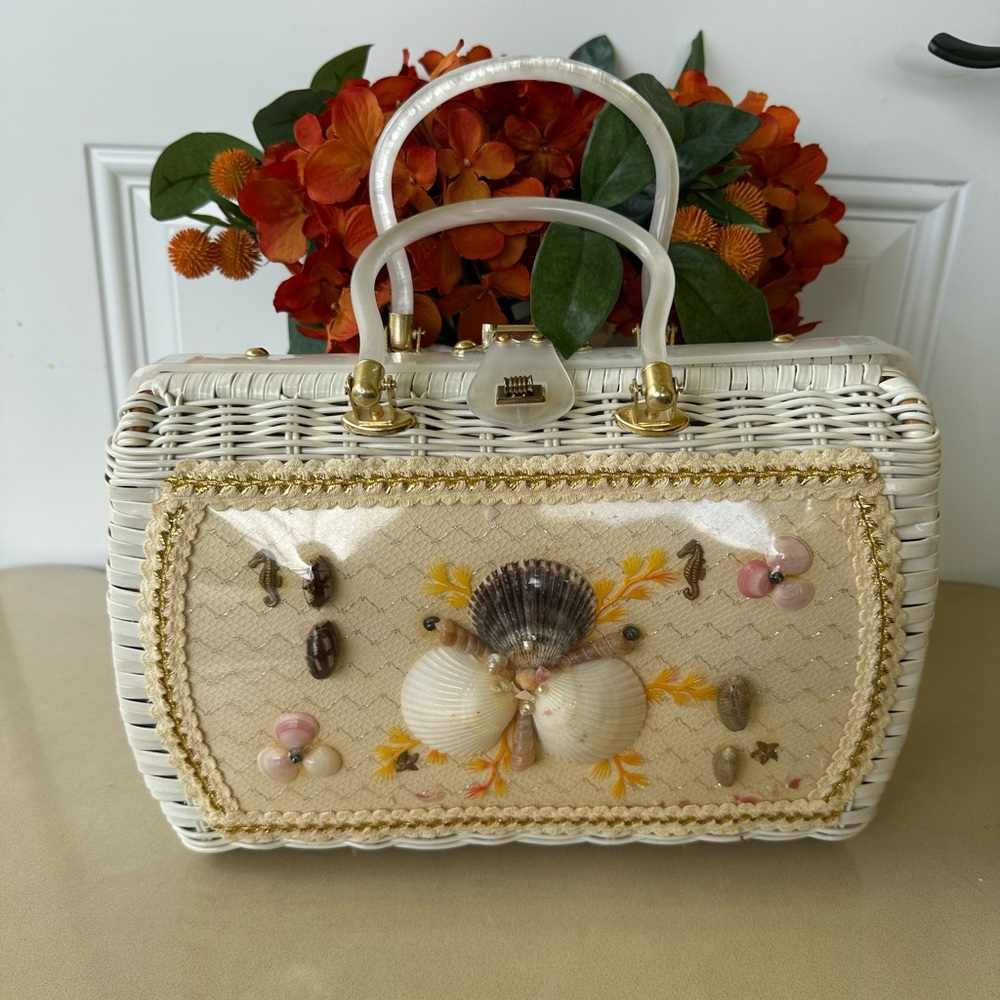 Vintage Princess Charming White Straw Seashell Purse by Atlas of Hollywood Fl